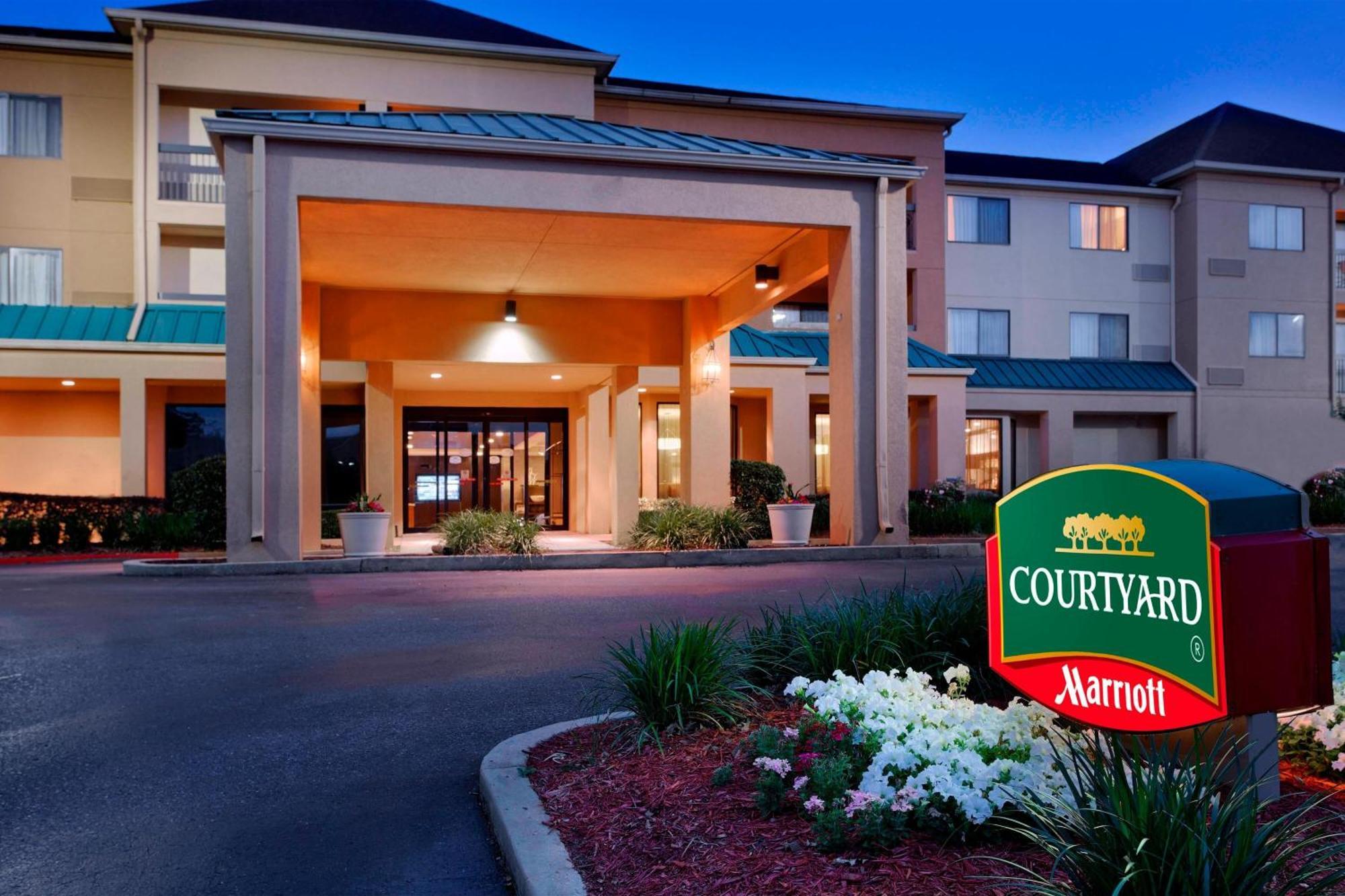 Courtyard Mobile Hotel Exterior photo