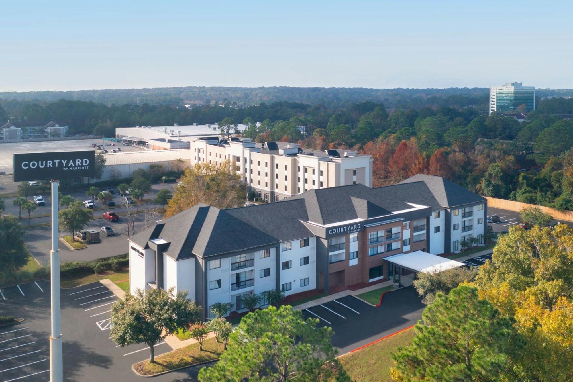 Courtyard Mobile Hotel Exterior photo