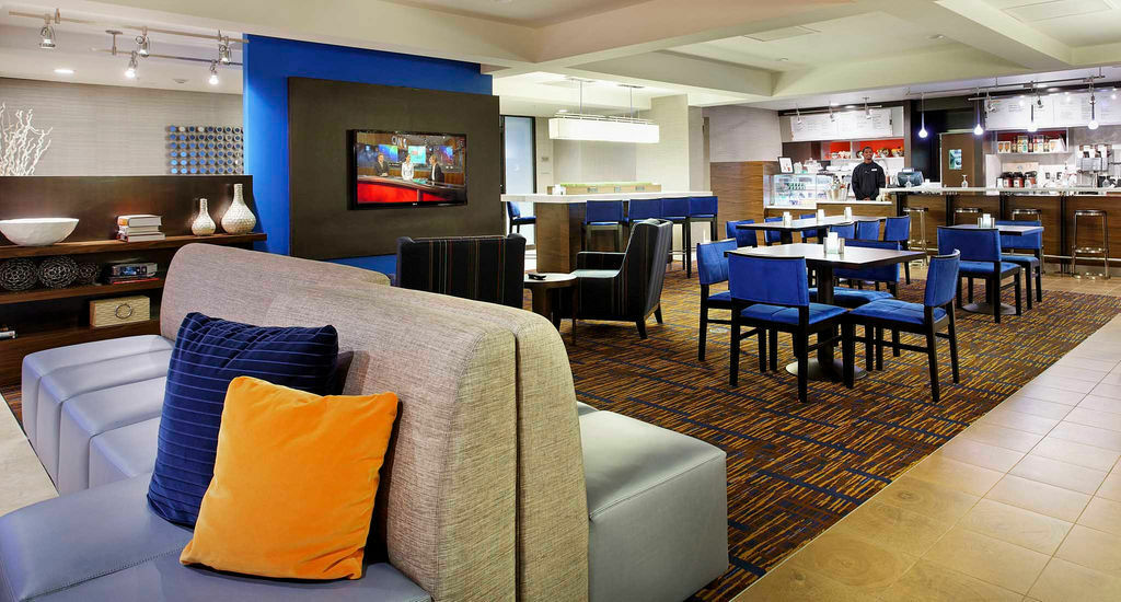 Courtyard Mobile Hotel Exterior photo